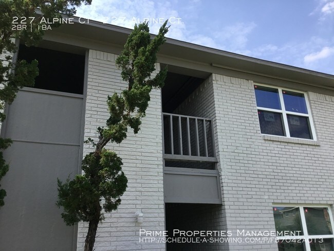Building Photo - 227 Alpine Ct