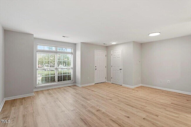 Foto del edificio - 8600 Neuse Landing Ln