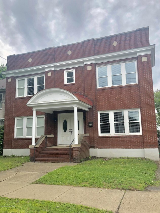 133 Old River Rd Unit 4, WilkesBarre, PA 18702 Apartment for Rent