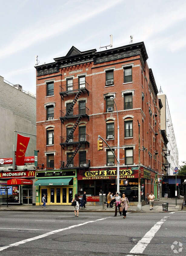 Foto del edificio - 737-739 Ninth Ave
