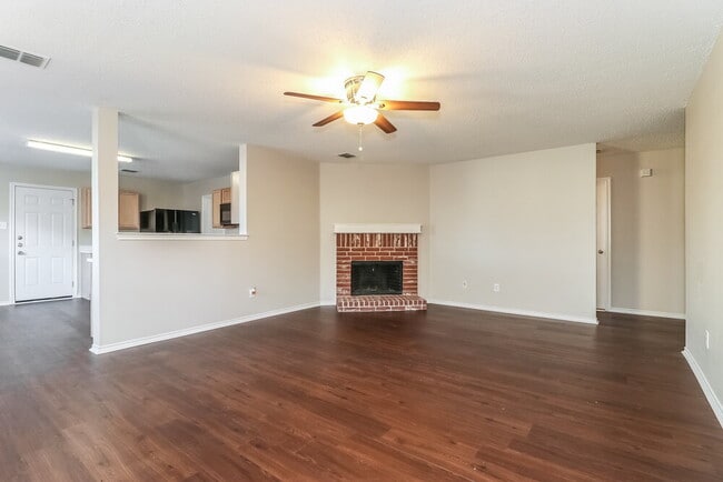 Building Photo - 4012 Irish Setter Dr