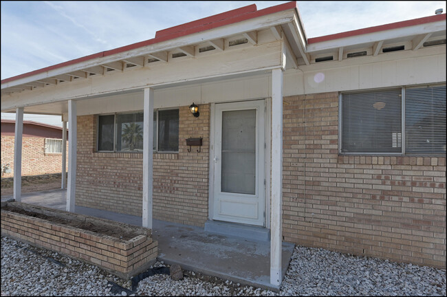 Building Photo - 3302 Lorne Rd