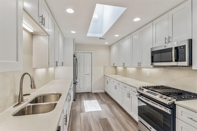 Foto del edificio - 2207 Forest Bend Dr