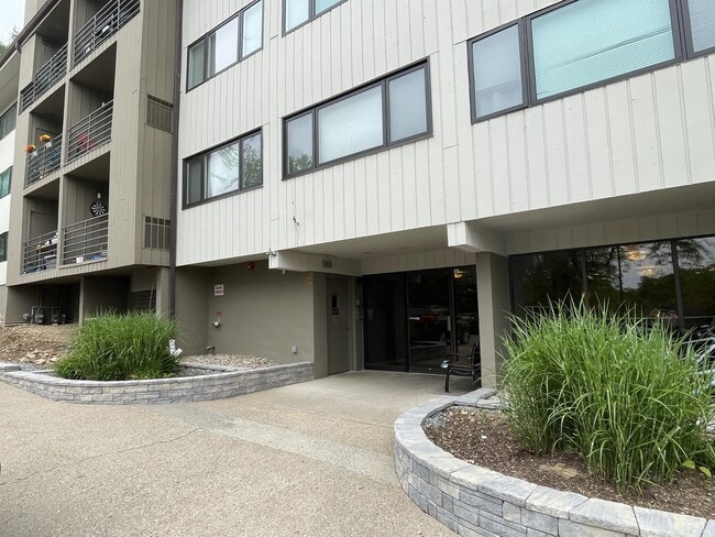 Building Photo - 41 Mt Kemble Ave