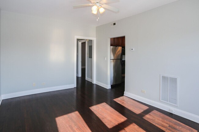 Foto del edificio - 4806 N Paulina St