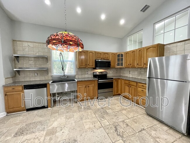 Foto del edificio - 5753 Eden Ln