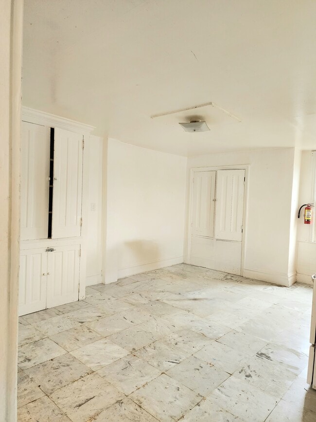 Cocina - 404 E Market St