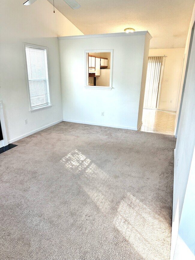 Foto del edificio - 406 Winners Cir N