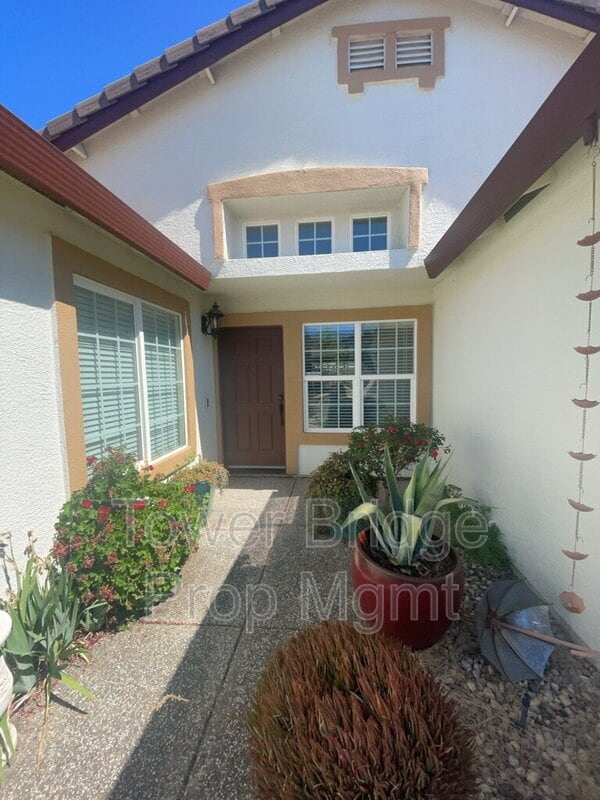 Building Photo - 5501 Spring Falls Ct