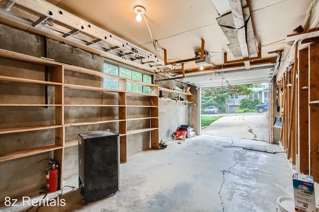 Building Photo - 3 br, 2 bath House - 425 Iris Avenue