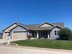 Foto principal - 207 Greenbrier Dr