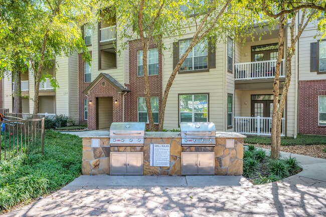Parrillas para barbacoa en los apartamentos Harbor Cove - Harbor Cove Apartments