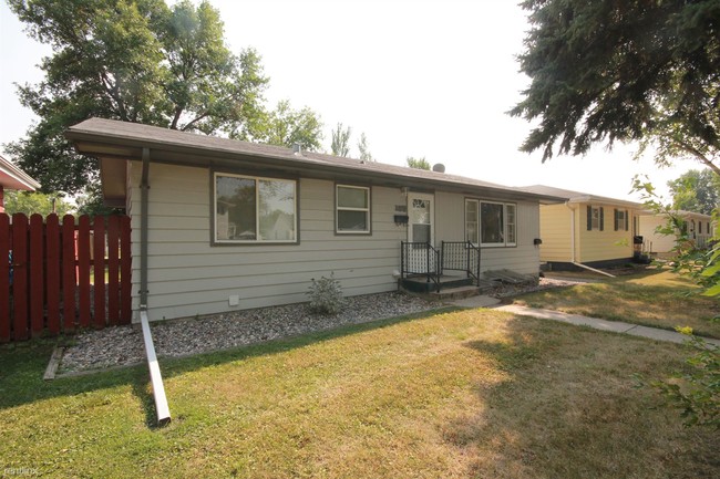 Building Photo - 2 br, 1 bath  - 1807 8th Ave N #2