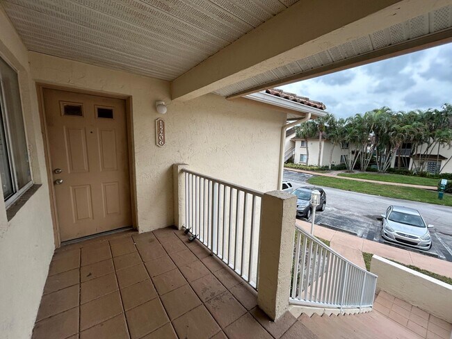 Foto del edificio - 15206 Glenmoor Dr
