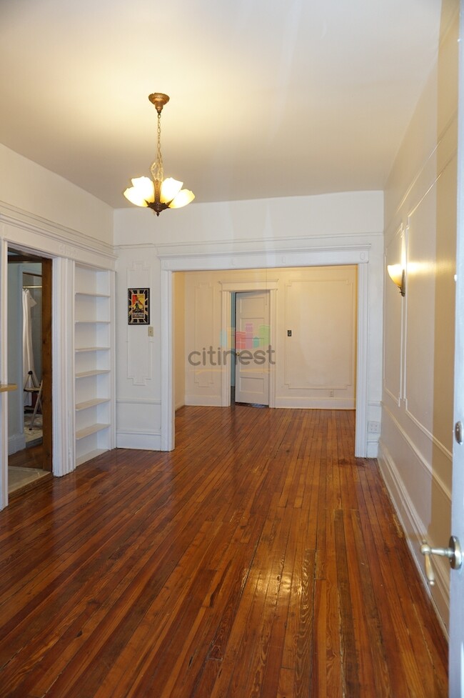 Building Photo - 326 78th St