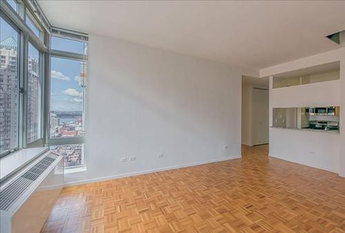 Building Photo - 305 W 50th St