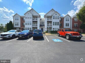 Building Photo - 705 Harvest Run Dr