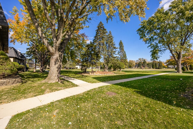 Building Photo - 11126 S 84th Ave