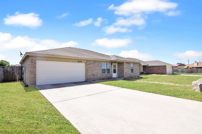 Building Photo - 3600 Ennis Dr