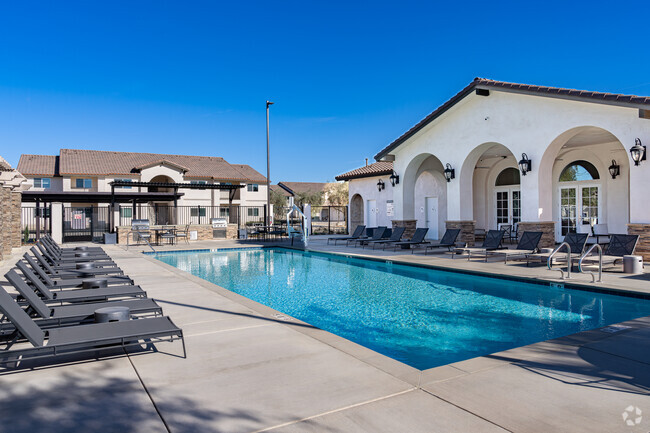 Poolside Lounge with Kitchenette - Tuscany Villas