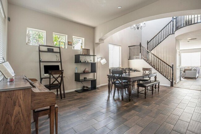 Foto del edificio - 8336 Cantwell Dr