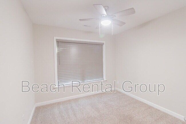 Foto del edificio - 3793 Mayfield Dr