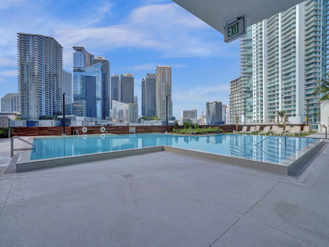 Building Photo - 350 S Miami Ave