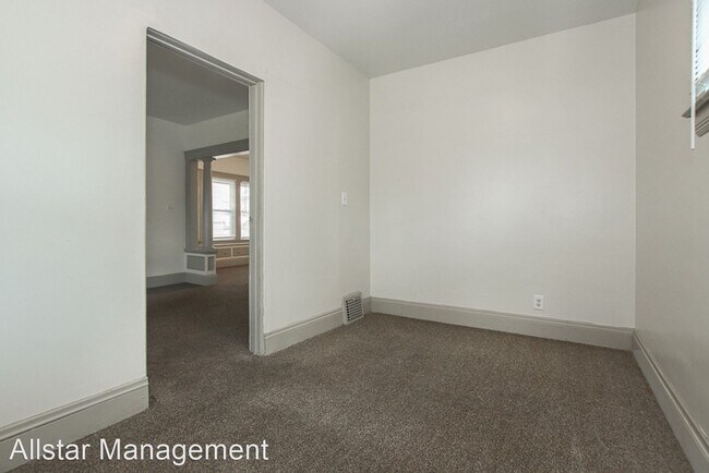 Building Photo - 3341 W 84th St