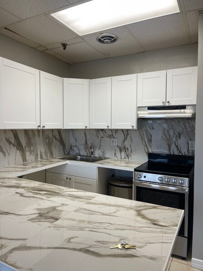 Foto del edificio - 879 Beacon St