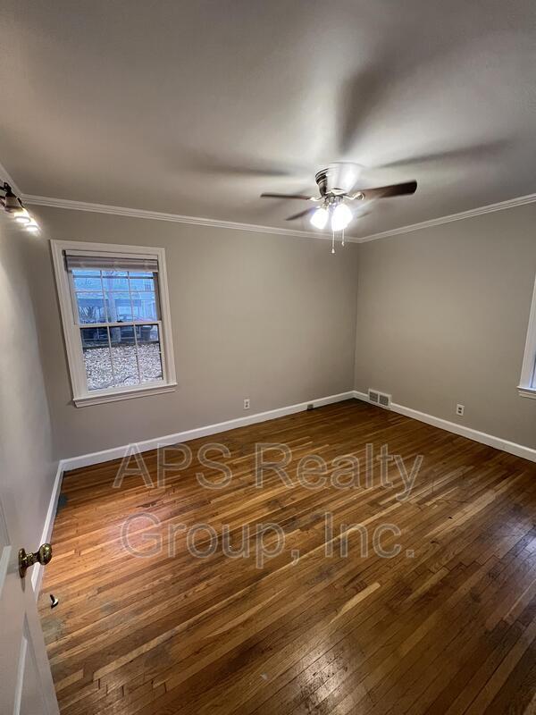 Foto del edificio - 1184 Lamont Dr