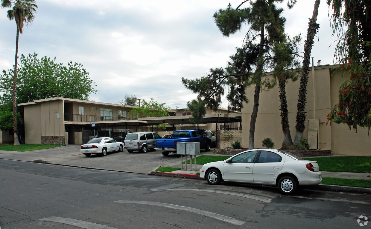 Building Photo - 250 N Calaveras St