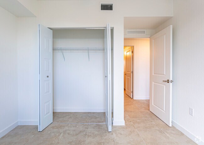 3 habitaciones / 2 baños - 1050 pies cuadrados - Coral Bay Cove