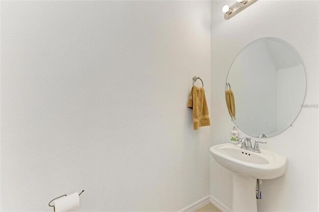 Building Photo - 10577 Oakside Dr