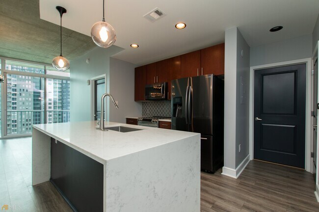 Foto del edificio - 950 W Peachtree St NW