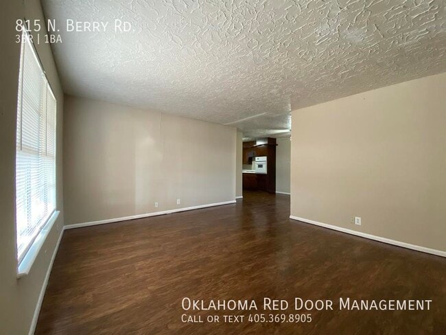 Foto del edificio - 815 N Berry Rd