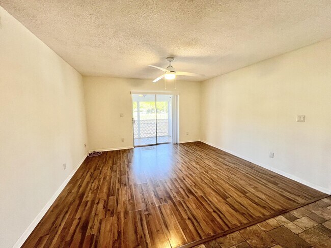 Foto del edificio - 1000 NW 13th St