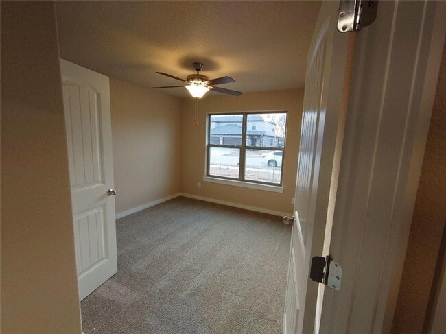 Building Photo - 512 Vee St