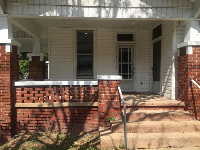 Building Photo - 505 E Main St