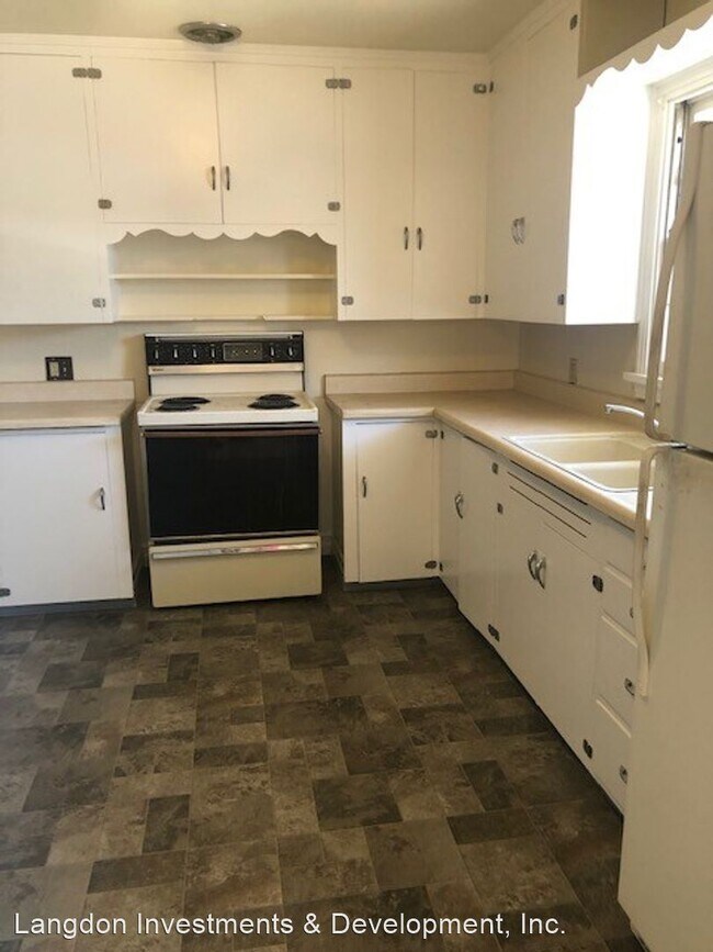 Building Photo - 2 br, 1 bath House - 714 CY Avenue