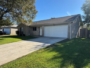 Building Photo - 13355 Lake Breeze Ln