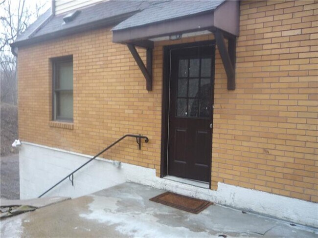 Foto del edificio - 4465 Mt Troy Rd Ext