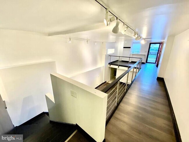 Foto del edificio - 1823 Spring Garden St