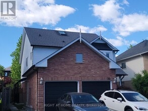 Building Photo - 70 Lipton Crescent