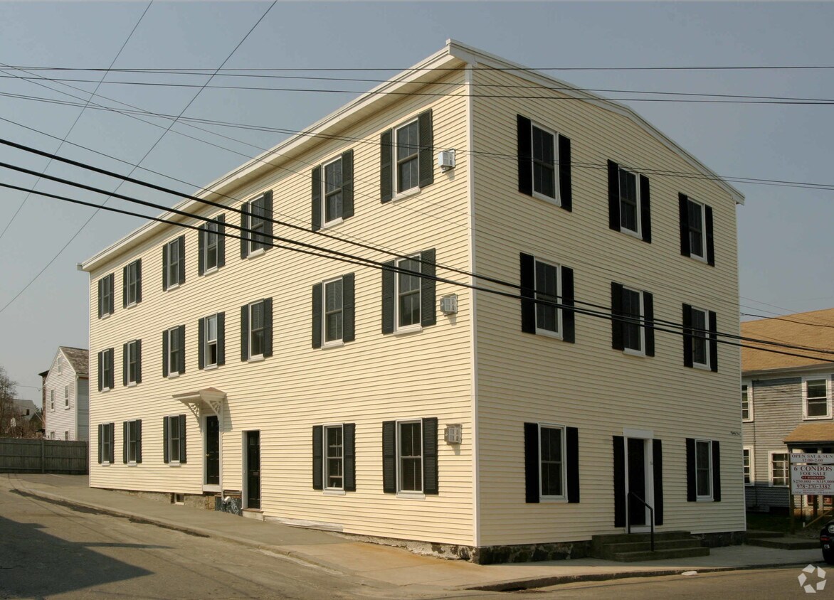 84 Water St, Newburyport, MA 01950 Apartments at 84 Water St