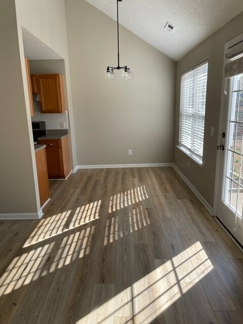 Foto del edificio - 121 Gilcrest Ln