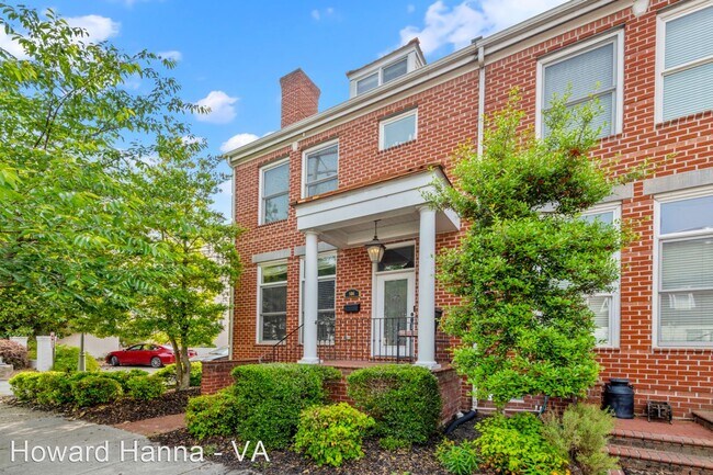 Building Photo - 4 br, 2.5 bath House - 806 Manteo Street