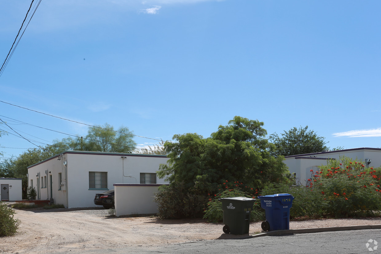 Primary Photo - 716-730 N Palo Verde