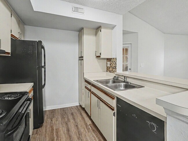 Photo - 437 Fountainhead Cir #280 Apartments