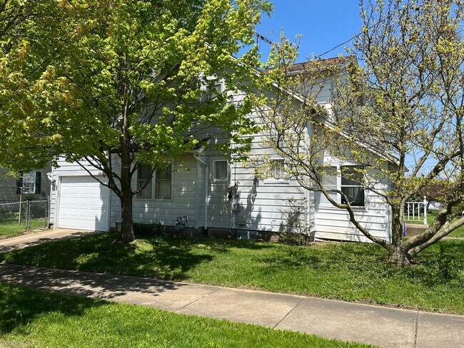 Building Photo - 2 br, 2 bath House - 424 Sharp Street