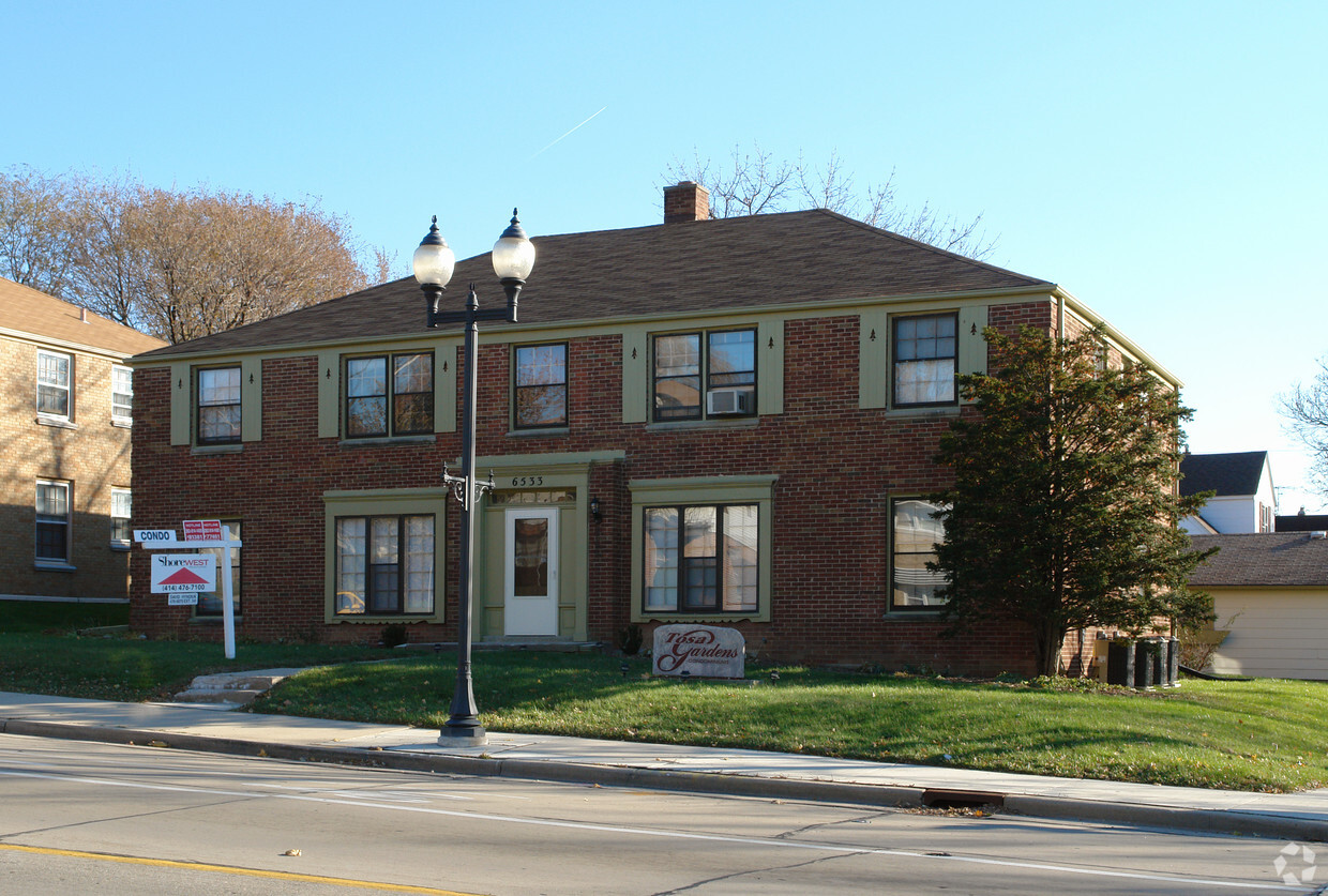 Primary Photo - Tosa Garden Condominiums